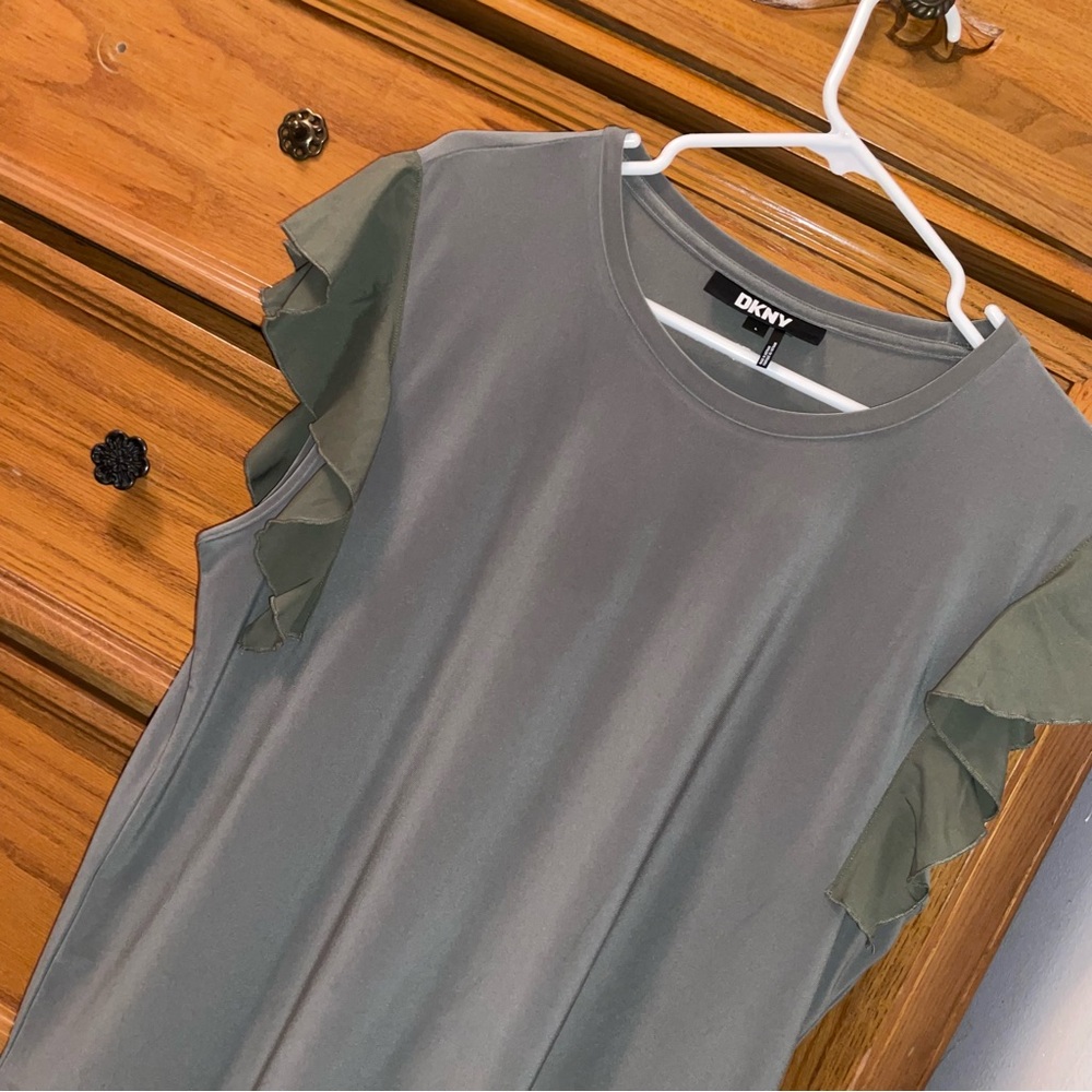 DKNY Women's Green Ruffle Sleeve Tee